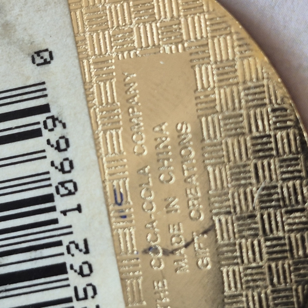 Coca-Cola Gold Textured Keychain - Picture 2 of 3